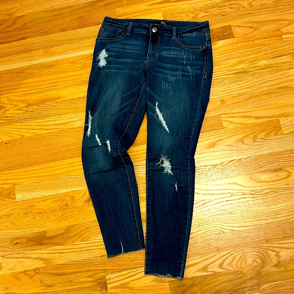1822 Jeans with distressed detail